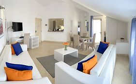 Branco Suites - Rooms & Holiday Apartments